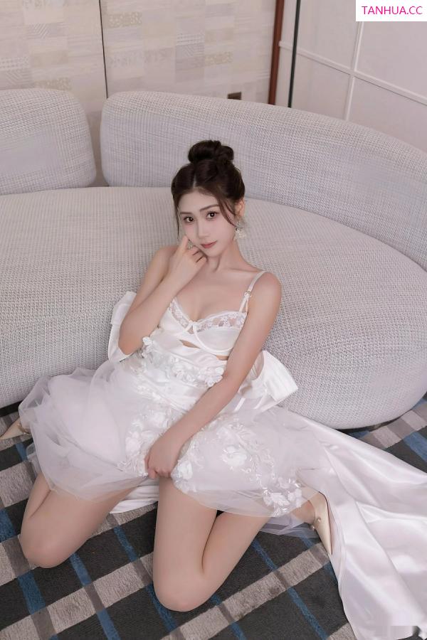   [XiuRen]高清写真图 2025.09.26 No.10814 刘婷婷 白色婚纱第18张图片